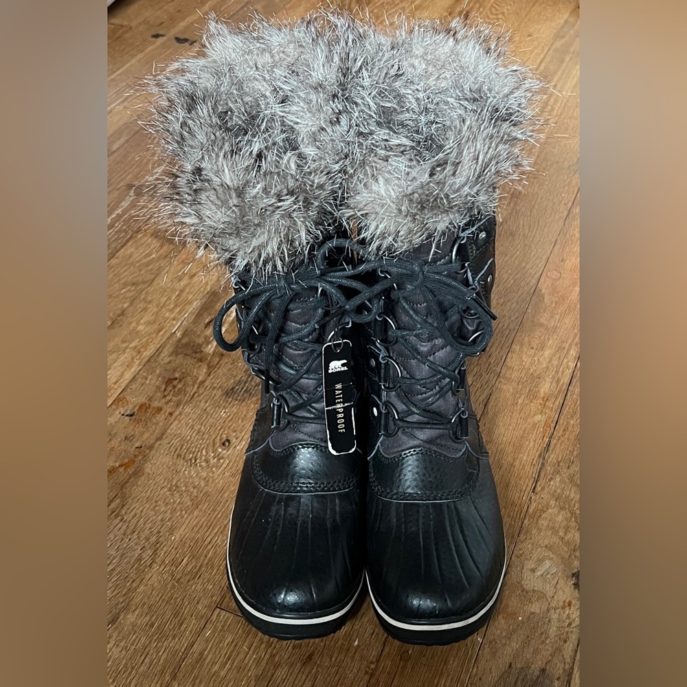 Sorel Torfino ll faux fur trimmed lace front waterproof winter boots 8 black